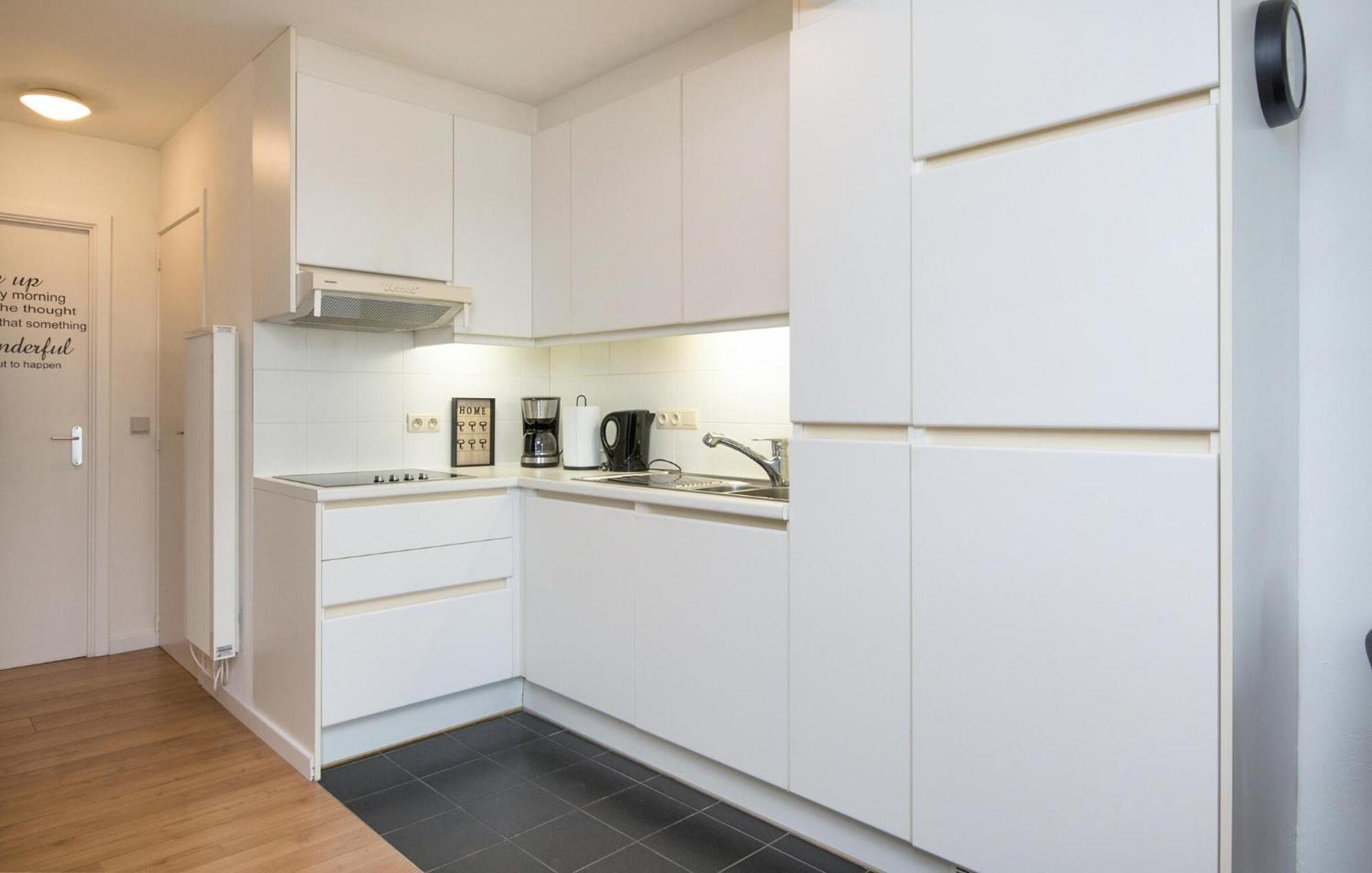 1 Bedroom Front In